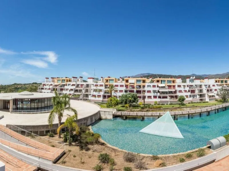 Discover this beautifully designed detached villa in the welcoming and well-appointed Parque Botánico Resort. Offering generous living spaces, private terraces, and access to outstanding community facilities, this home is perfect for those seeking both pr