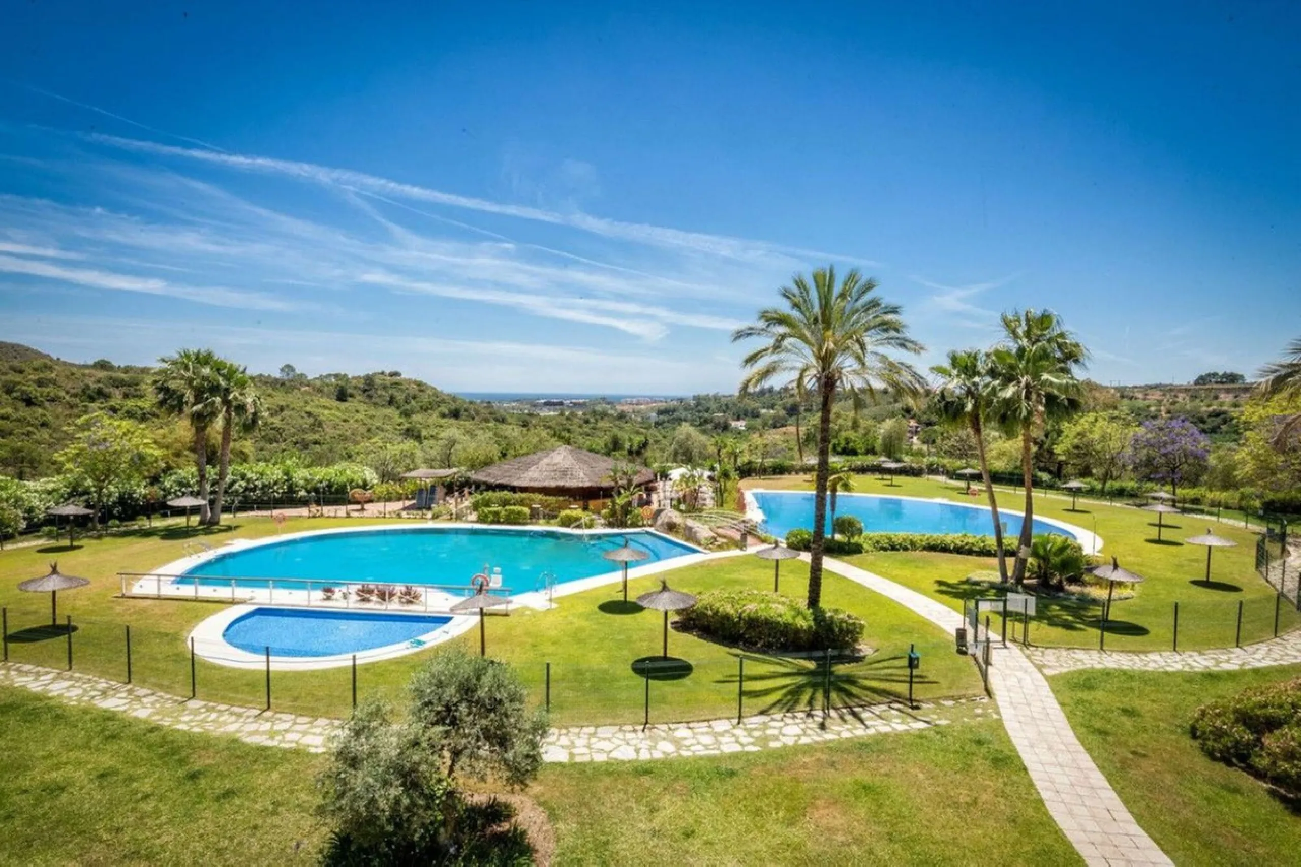 Discover this beautifully designed detached villa in the welcoming and well-appointed Parque Botánico Resort. Offering generous living spaces, private terraces, and access to outstanding community facilities, this home is perfect for those seeking both pr