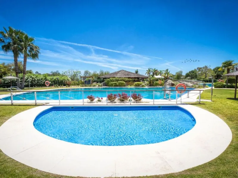 Discover this beautifully designed detached villa in the welcoming and well-appointed Parque Botánico Resort. Offering generous living spaces, private terraces, and access to outstanding community facilities, this home is perfect for those seeking both pr