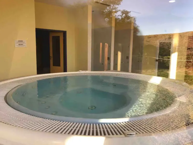 Discover this beautifully designed detached villa in the welcoming and well-appointed Parque Botánico Resort. Offering generous living spaces, private terraces, and access to outstanding community facilities, this home is perfect for those seeking both pr