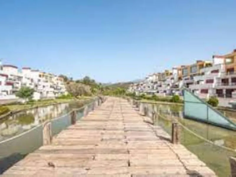 Discover this beautifully designed detached villa in the welcoming and well-appointed Parque Botánico Resort. Offering generous living spaces, private terraces, and access to outstanding community facilities, this home is perfect for those seeking both pr