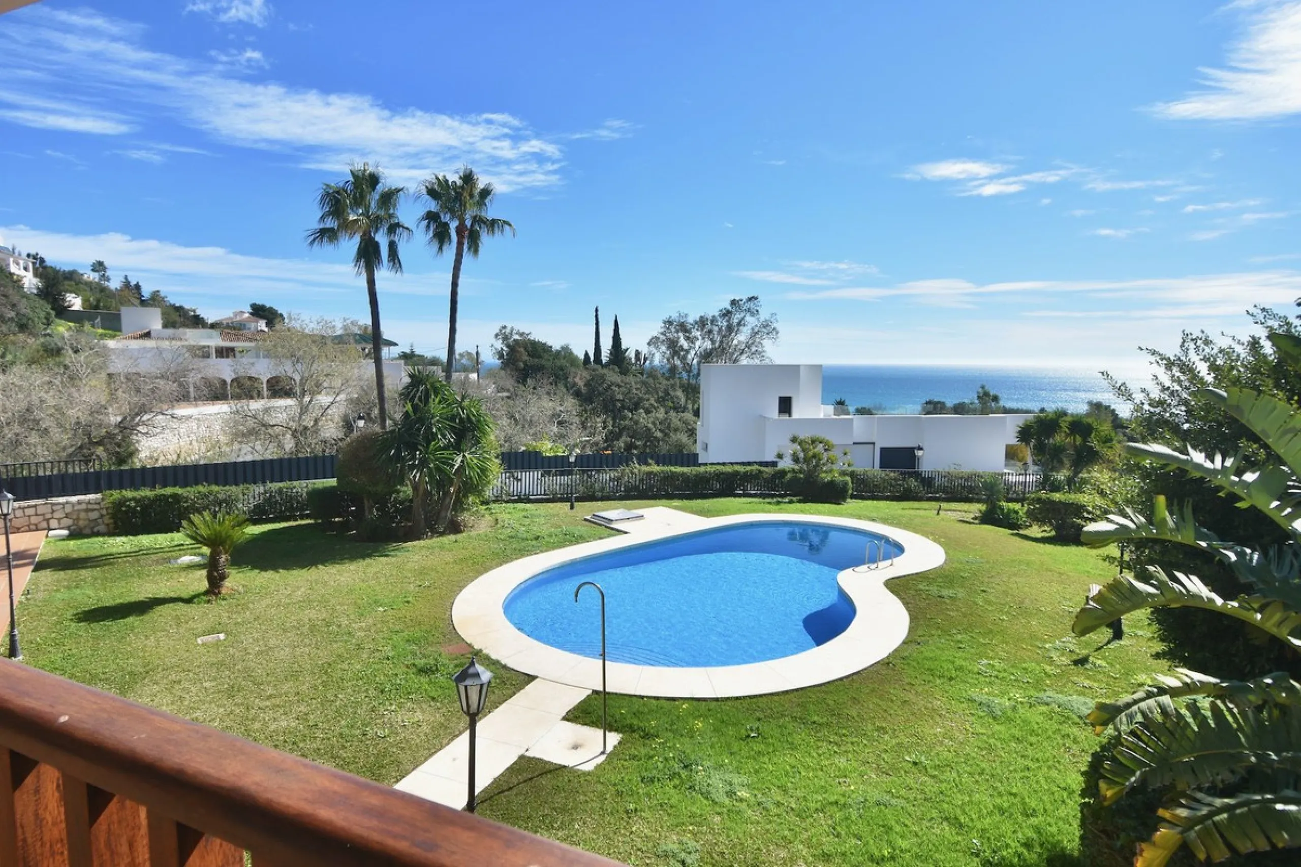 Detached villa with panoramic sea views in Benalmádena – 7 bedrooms, pool, and large plot