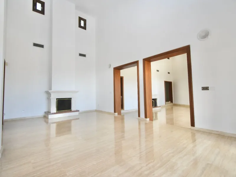Detached villa with panoramic sea views in Benalmádena – 7 bedrooms, pool, and large plot