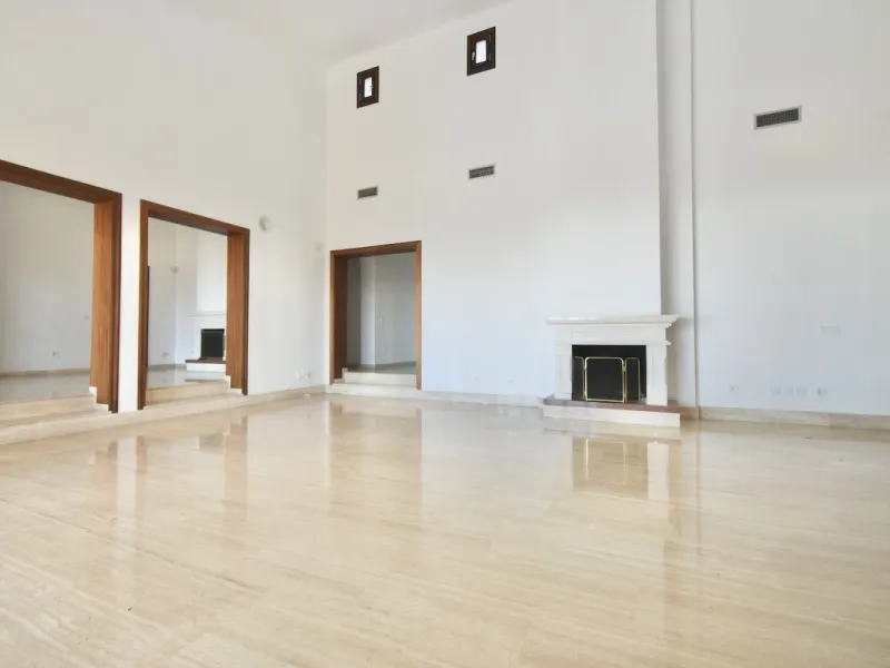 Detached villa with panoramic sea views in Benalmádena – 7 bedrooms, pool, and large plot