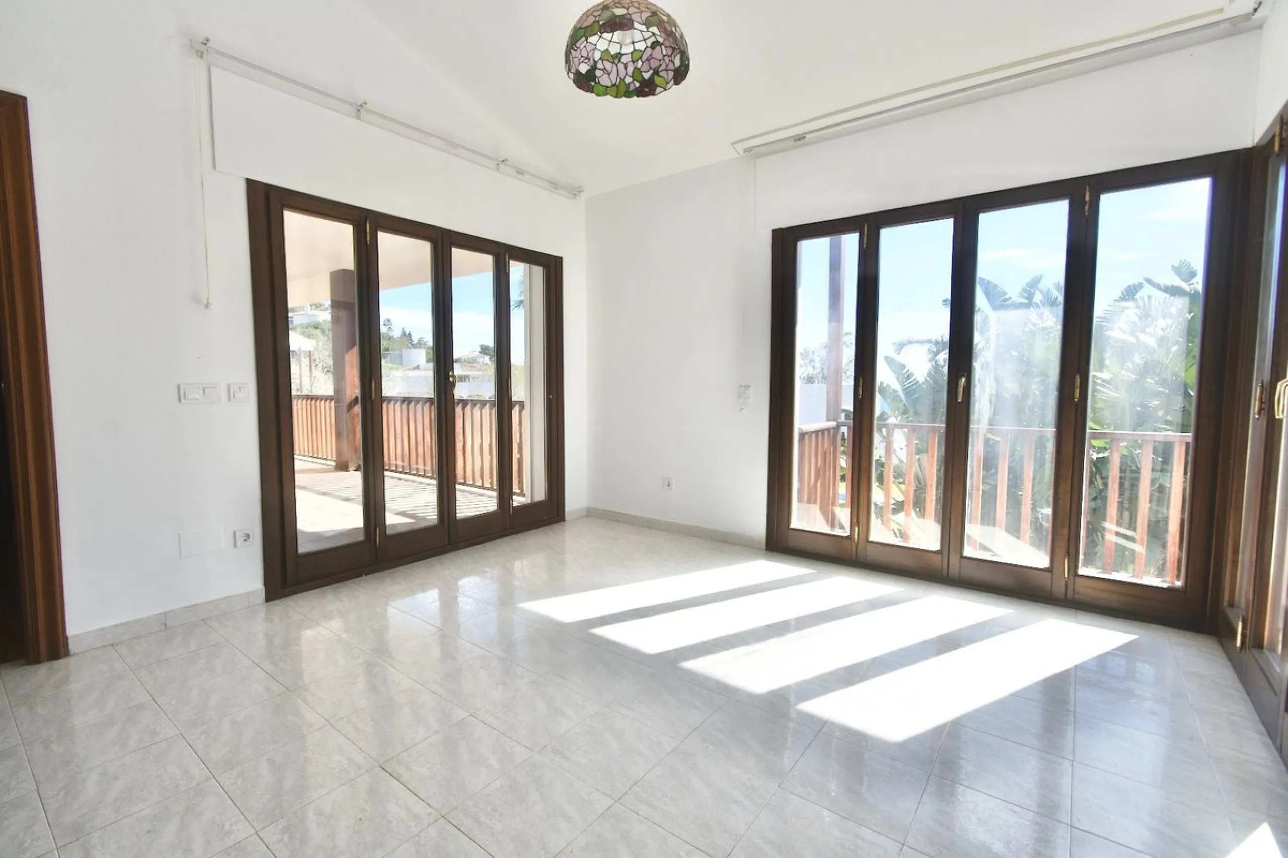 Detached villa with panoramic sea views in Benalmádena – 7 bedrooms, pool, and large plot