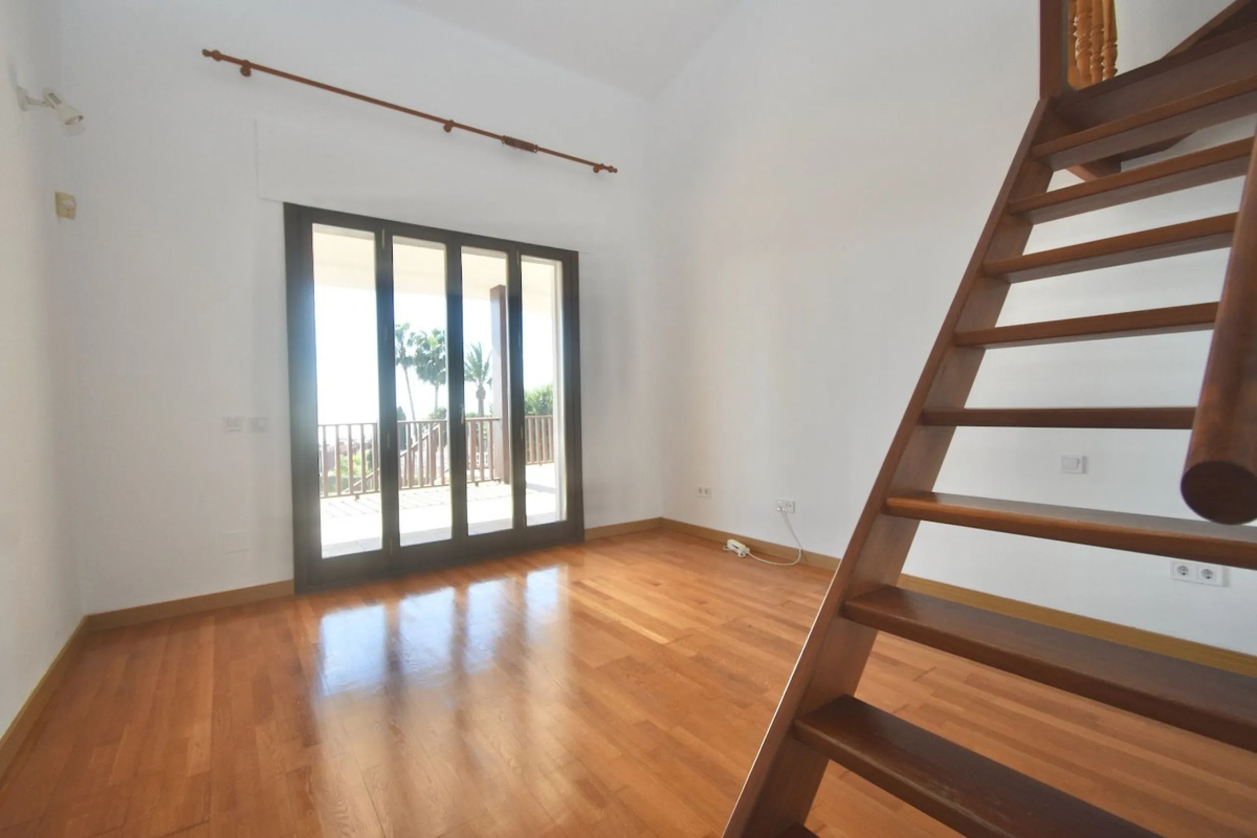 Detached villa with panoramic sea views in Benalmádena – 7 bedrooms, pool, and large plot