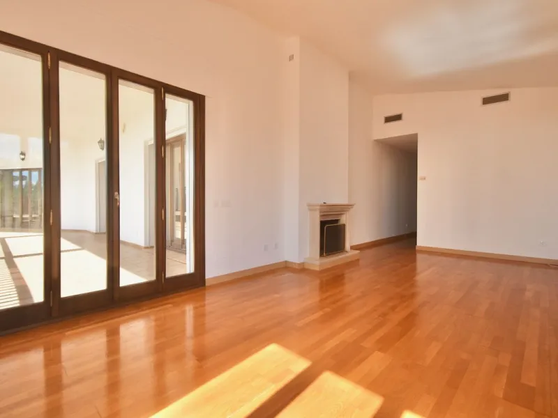 Detached villa with panoramic sea views in Benalmádena – 7 bedrooms, pool, and large plot