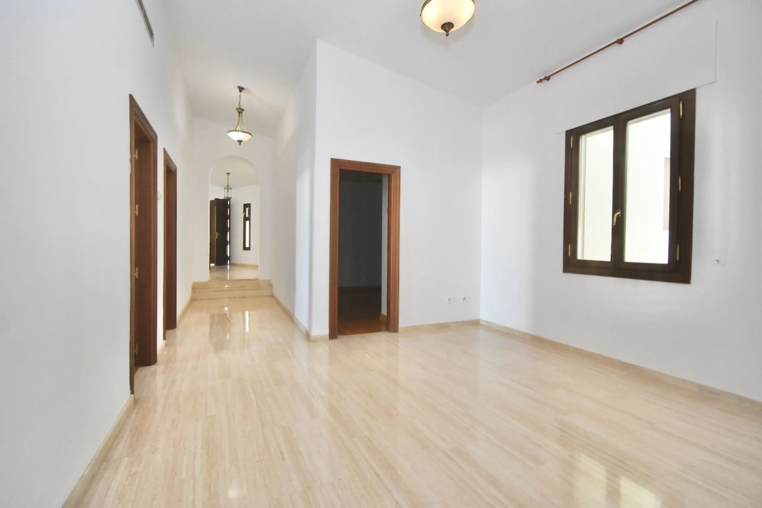 Detached villa with panoramic sea views in Benalmádena – 7 bedrooms, pool, and large plot