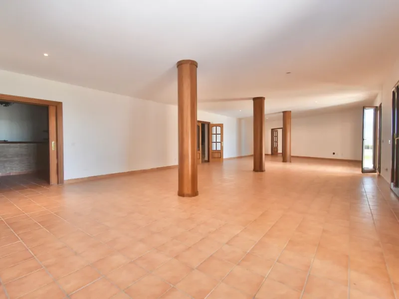 Detached villa with panoramic sea views in Benalmádena – 7 bedrooms, pool, and large plot