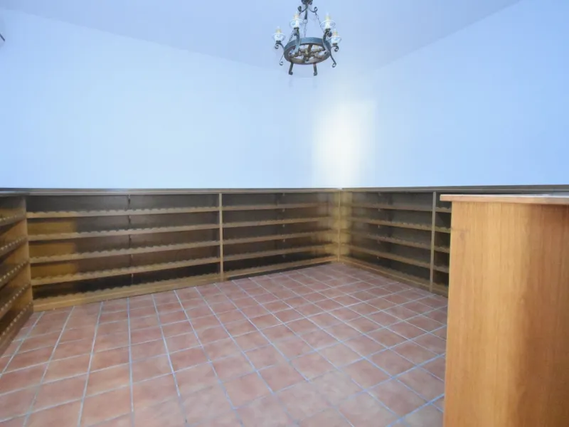 Detached villa with panoramic sea views in Benalmádena – 7 bedrooms, pool, and large plot