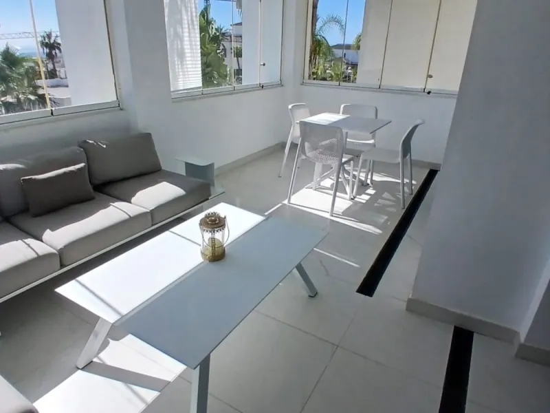 Middle Floor Apartment, Estepona, Costa del Sol.