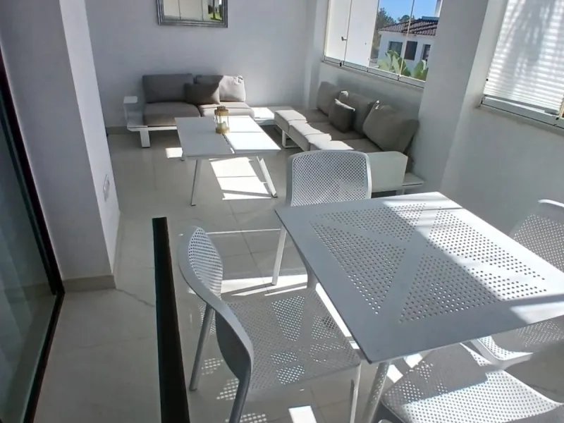 Middle Floor Apartment, Estepona, Costa del Sol.