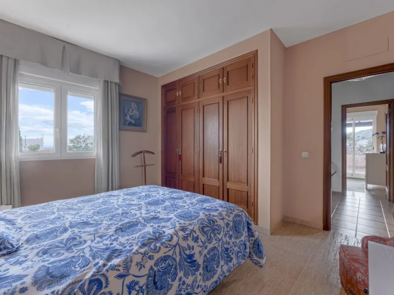 Diese beeindruckende Villa mit Aussicht – der ideale Rückzugsort für Ihre Familie