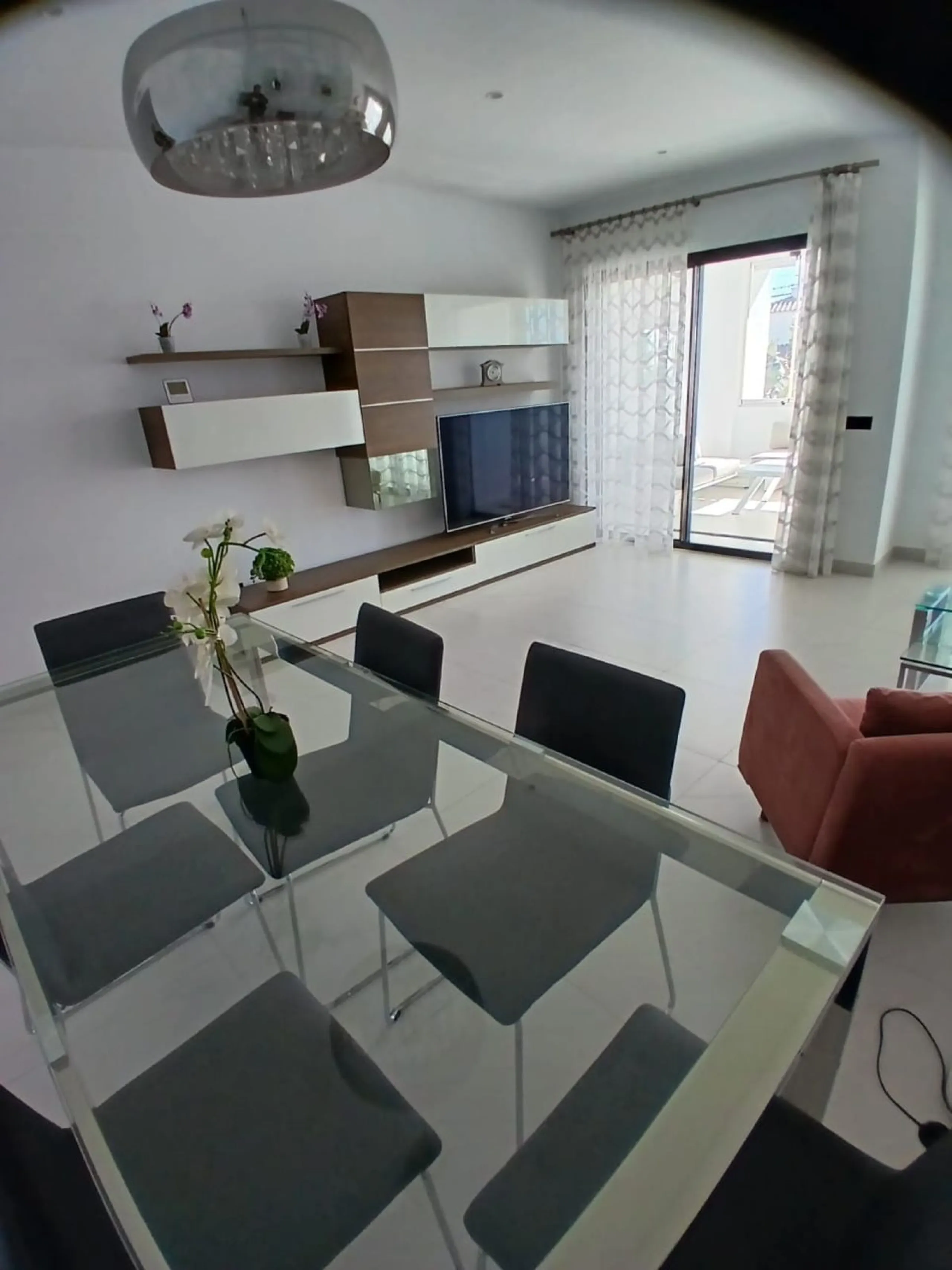 Middle Floor Apartment, Estepona, Costa del Sol.