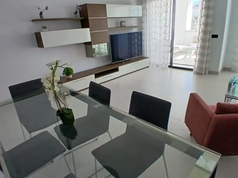 Middle Floor Apartment, Estepona, Costa del Sol.