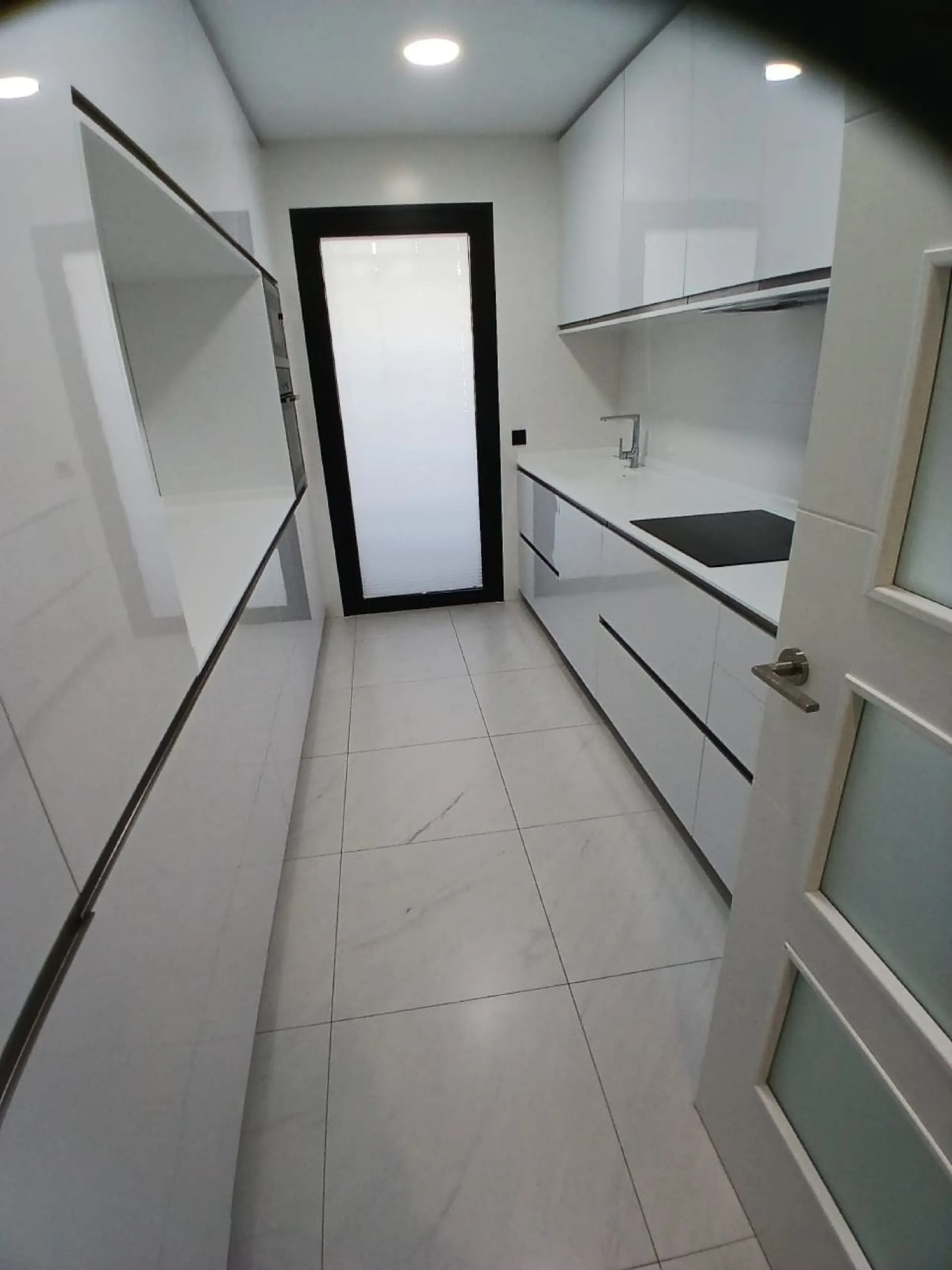 Middle Floor Apartment, Estepona, Costa del Sol.