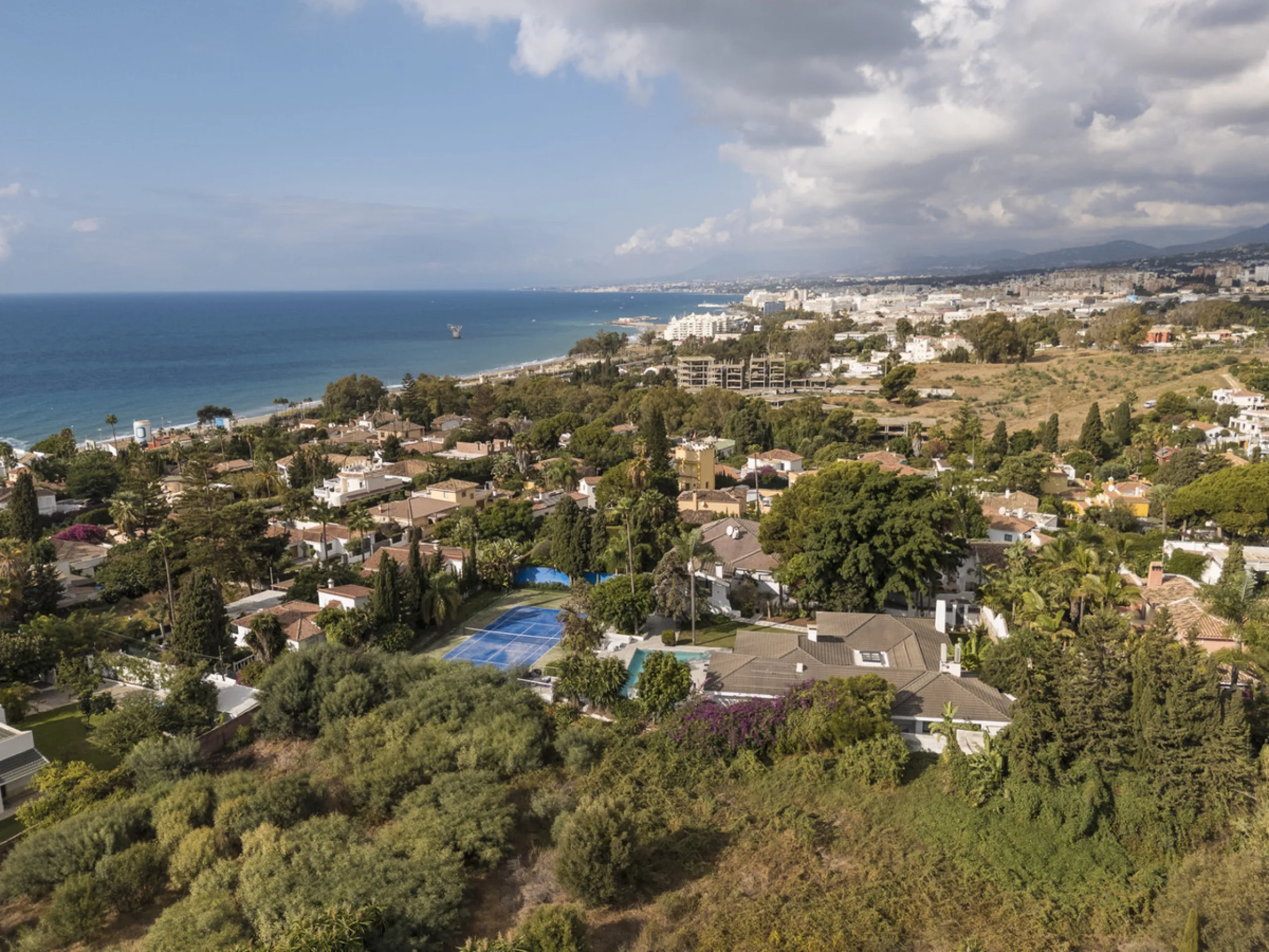 Elegant Single-Level Residence in the Peaceful Residential Area of El Real, East Marbella