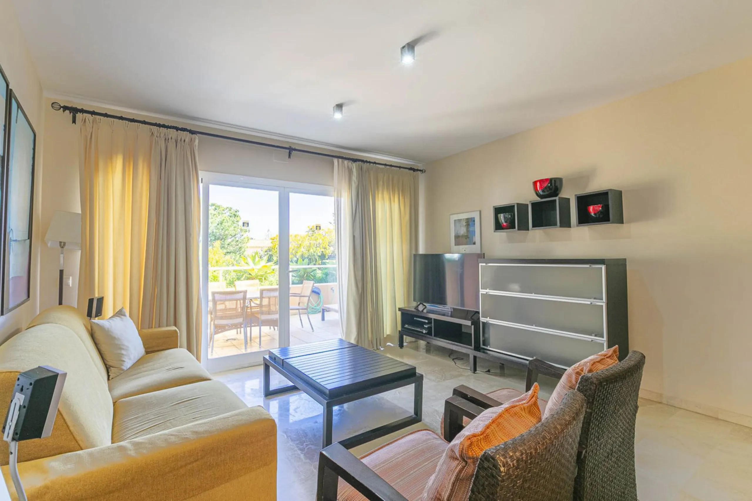 Apartment - Ground Floor Apartment в продаже в Mijas, Málaga. В доме 2 спален и 2 ванных комнат. Площадь дома 89 м². Площадь участка 50 м²