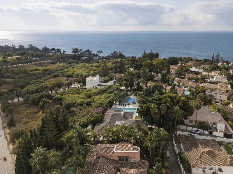 Elegant Single-Level Residence in the Peaceful Residential Area of El Real, East Marbella