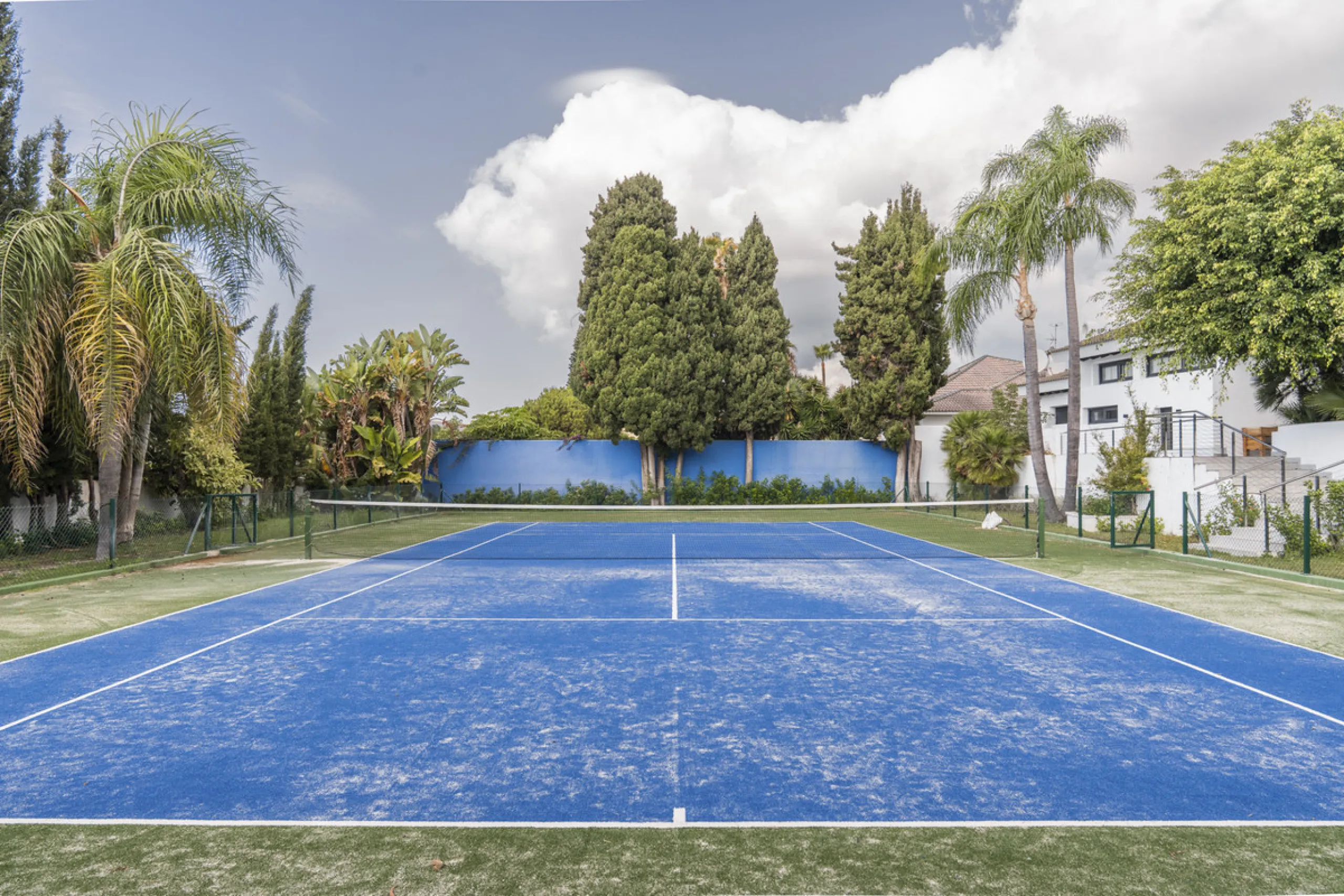 Elegant Single-Level Residence in the Peaceful Residential Area of El Real, East Marbella
