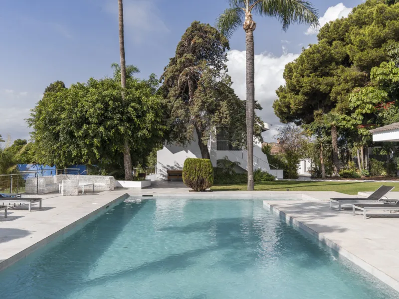 Elegant Single-Level Residence in the Peaceful Residential Area of El Real, East Marbella
