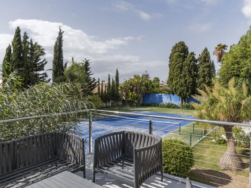 Elegant Single-Level Residence in the Peaceful Residential Area of El Real, East Marbella