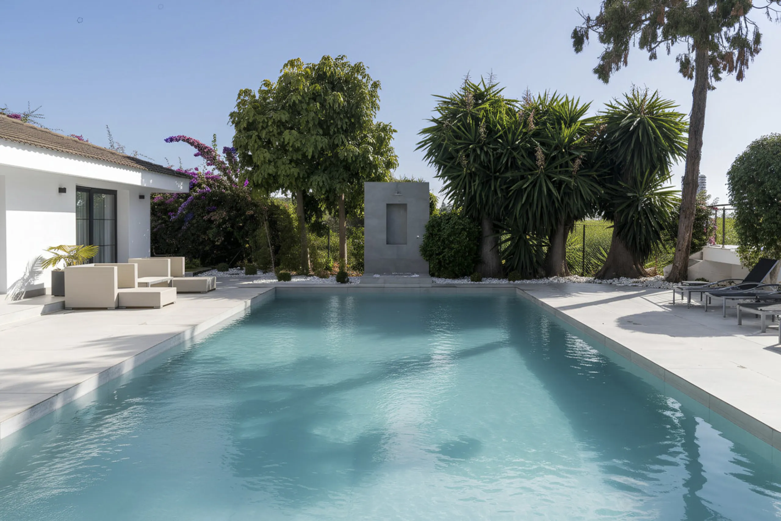 Elegant Single-Level Residence in the Peaceful Residential Area of El Real, East Marbella