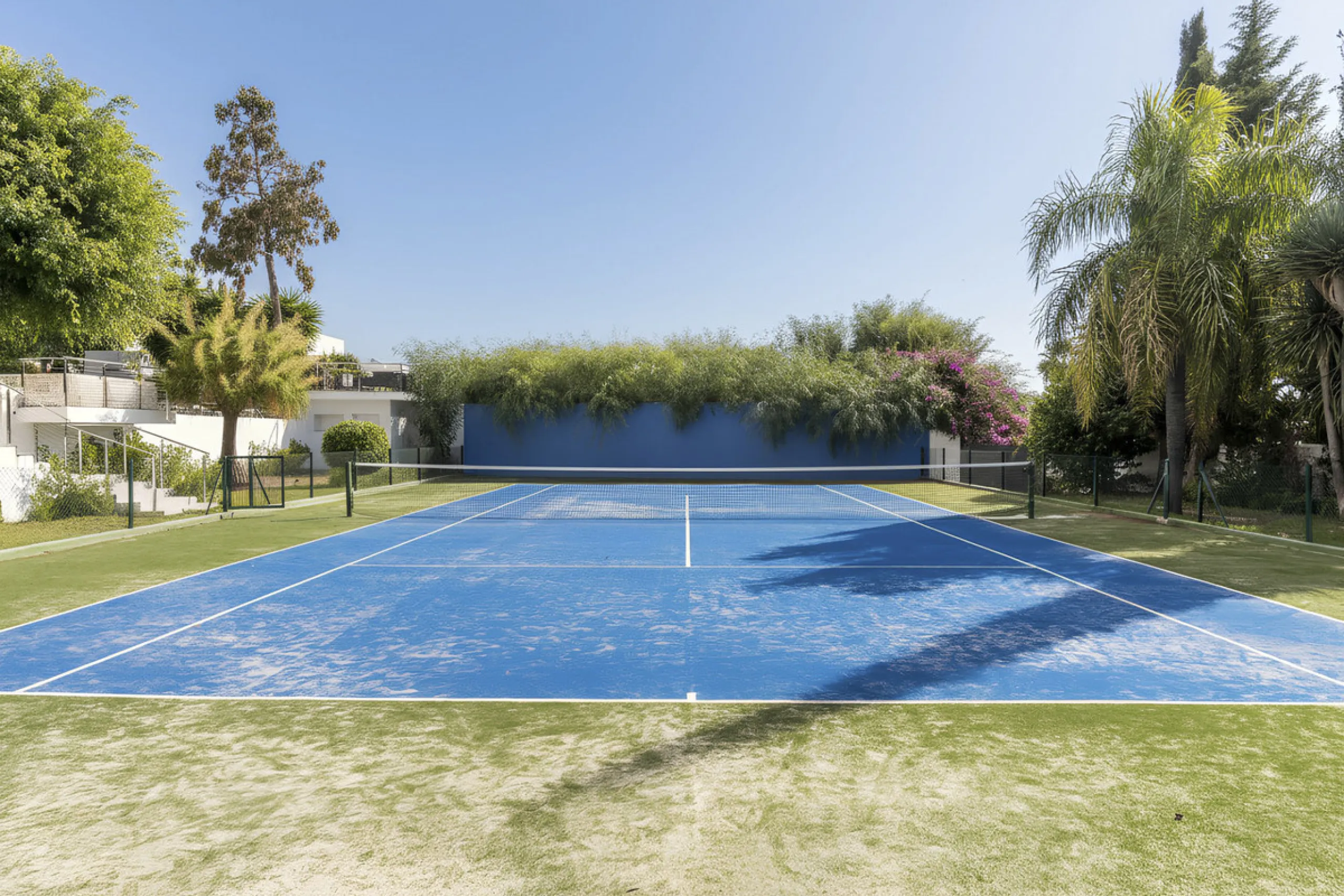 Elegant Single-Level Residence in the Peaceful Residential Area of El Real, East Marbella