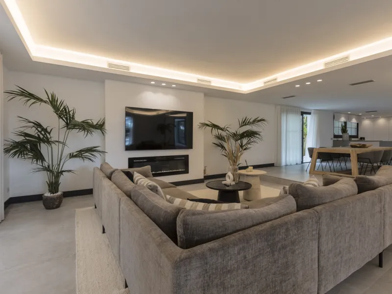 Elegant Single-Level Residence in the Peaceful Residential Area of El Real, East Marbella