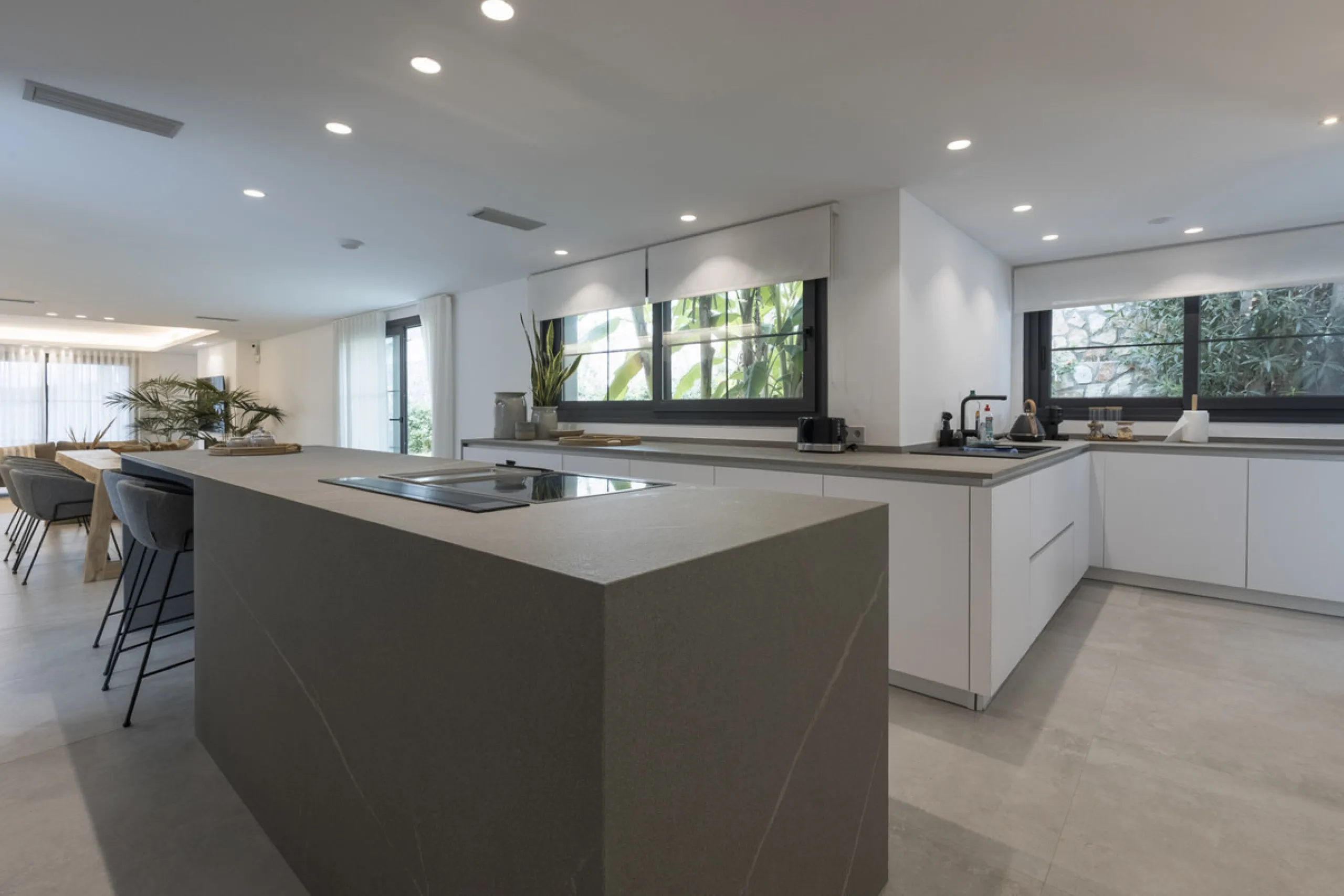 Elegant Single-Level Residence in the Peaceful Residential Area of El Real, East Marbella