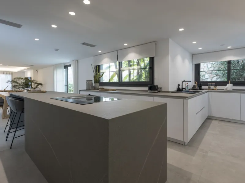 Elegant Single-Level Residence in the Peaceful Residential Area of El Real, East Marbella