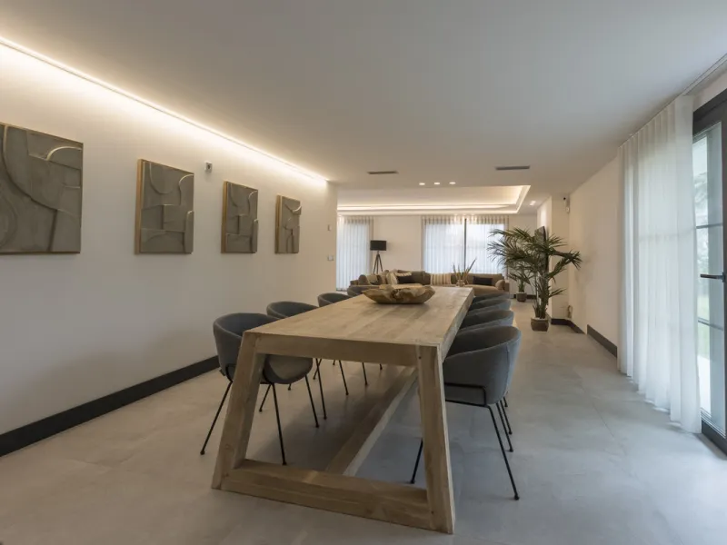 Elegant Single-Level Residence in the Peaceful Residential Area of El Real, East Marbella
