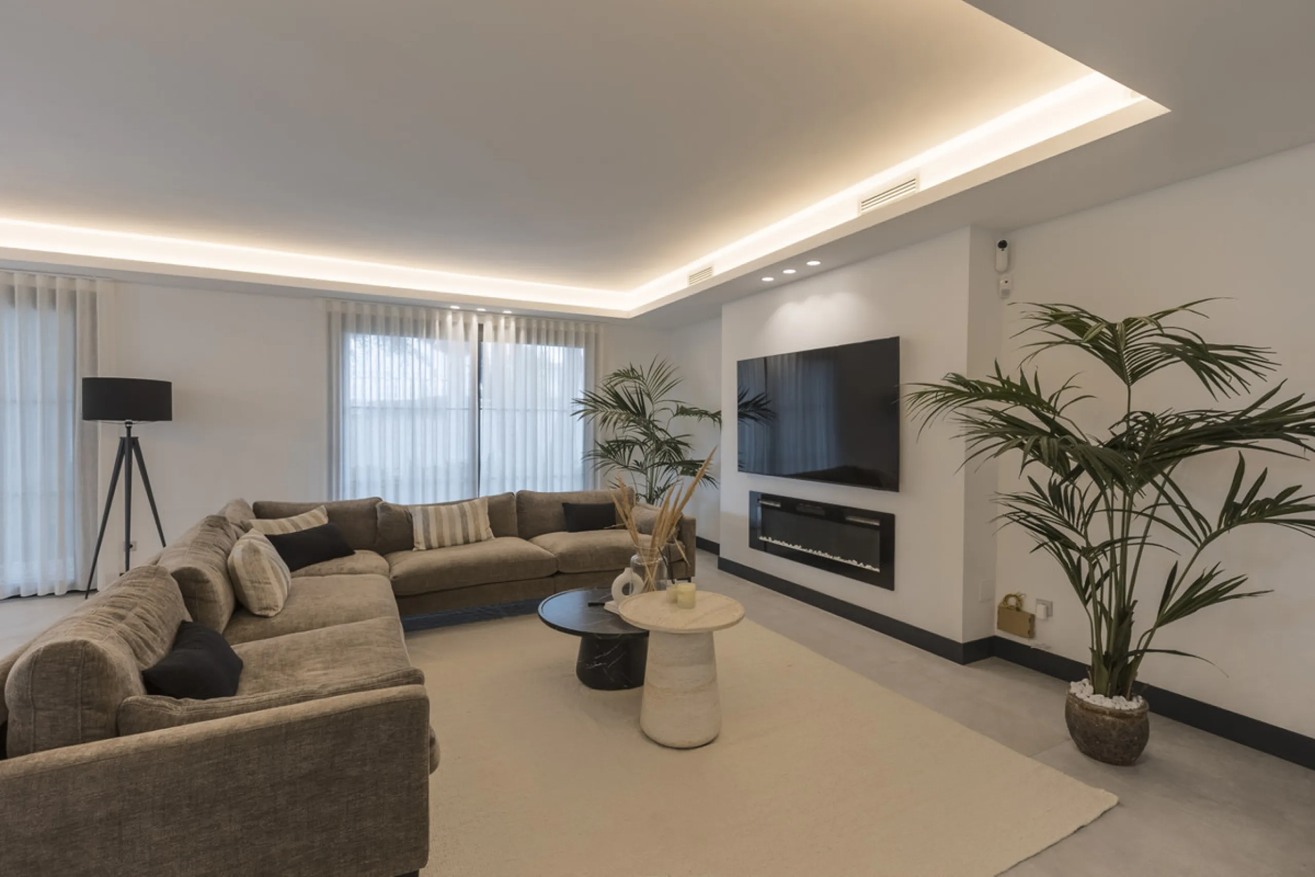 Elegant Single-Level Residence in the Peaceful Residential Area of El Real, East Marbella