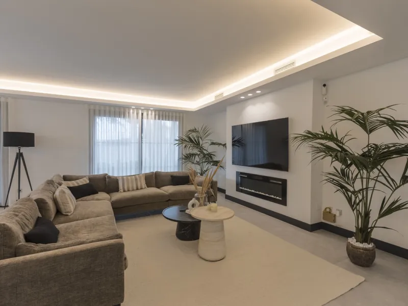 Elegant Single-Level Residence in the Peaceful Residential Area of El Real, East Marbella