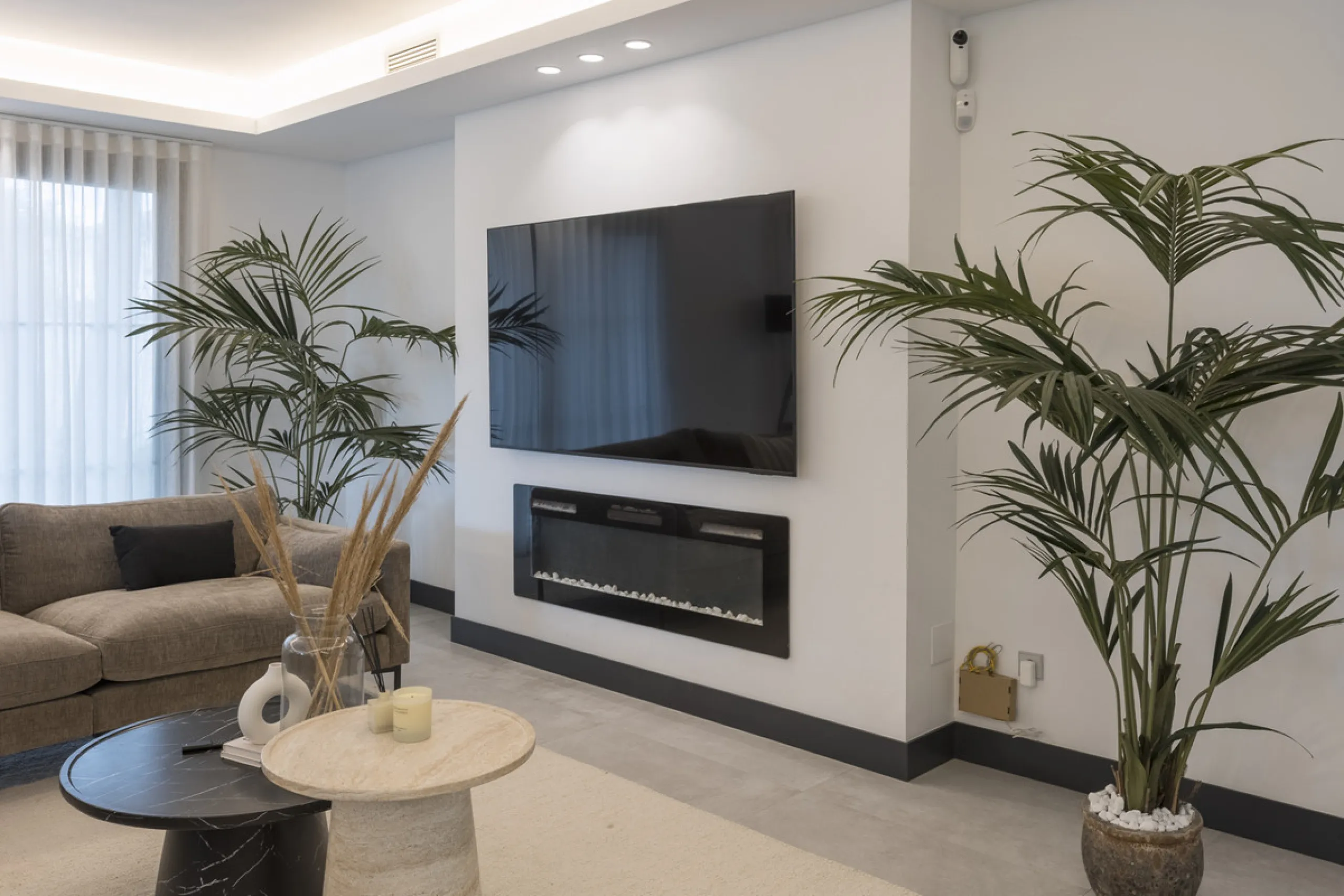 Elegant Single-Level Residence in the Peaceful Residential Area of El Real, East Marbella