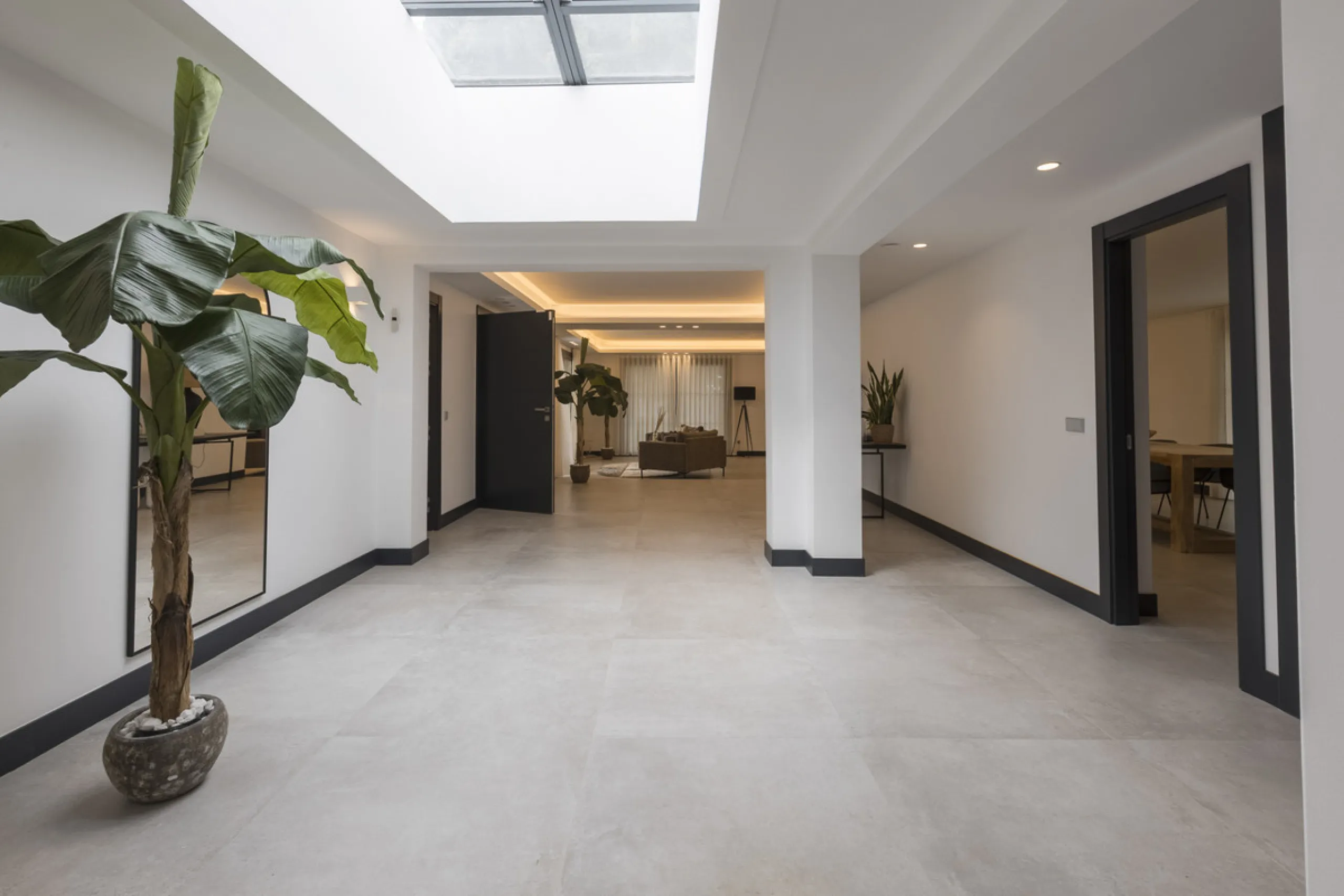 Elegant Single-Level Residence in the Peaceful Residential Area of El Real, East Marbella