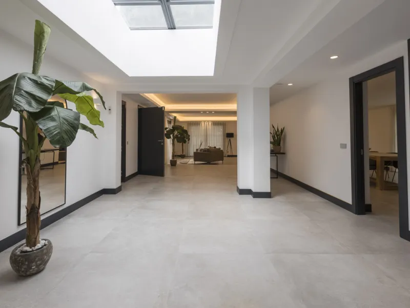 Elegant Single-Level Residence in the Peaceful Residential Area of El Real, East Marbella