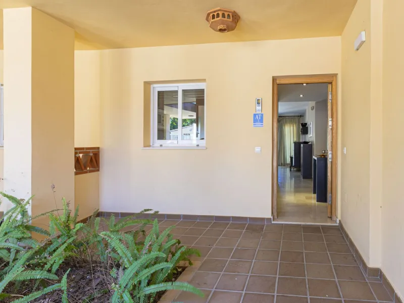 Apartment - Ground Floor Apartment в продаже в Mijas, Málaga. В доме 2 спален и 2 ванных комнат. Площадь дома 89 м². Площадь участка 50 м²