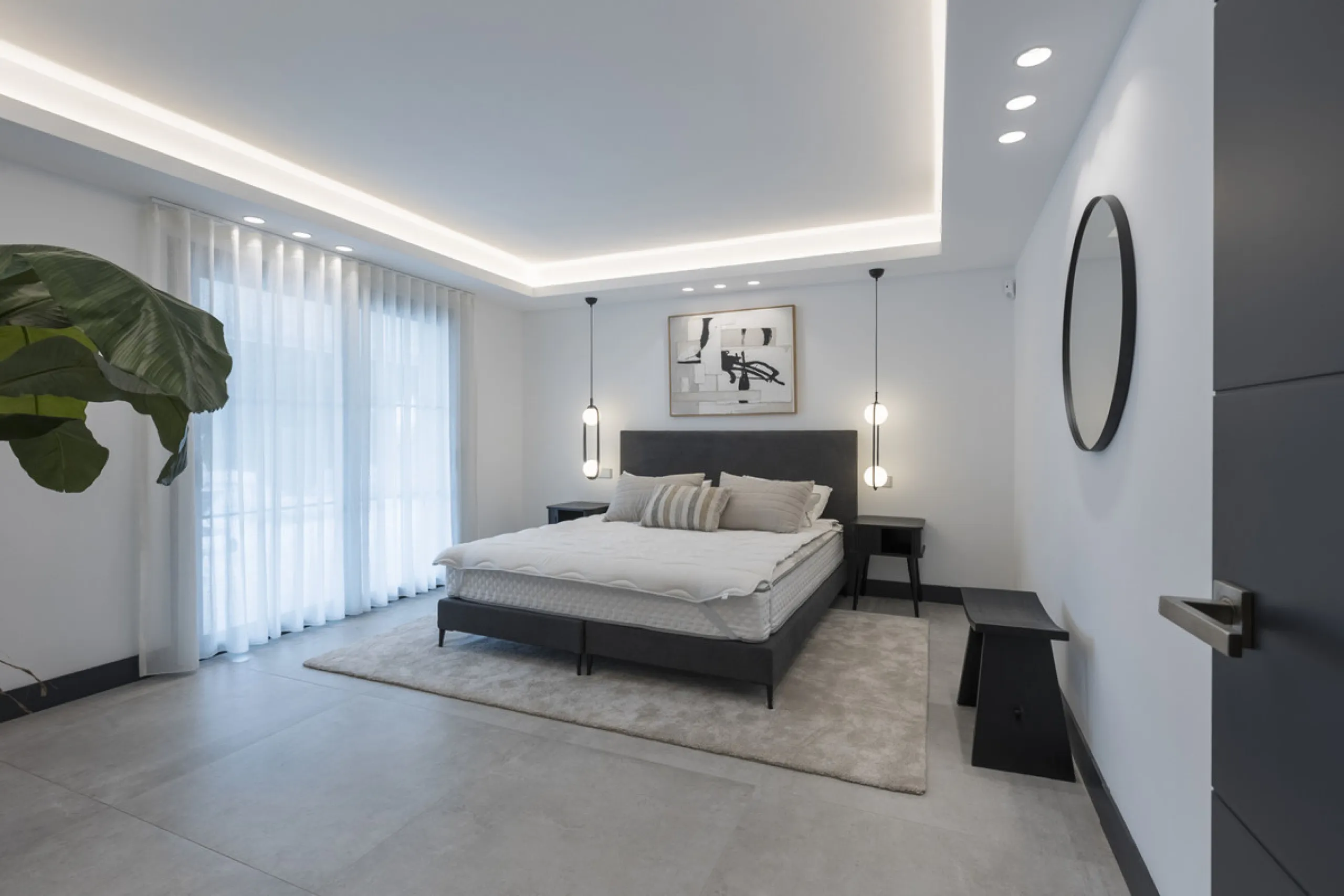 Elegant Single-Level Residence in the Peaceful Residential Area of El Real, East Marbella