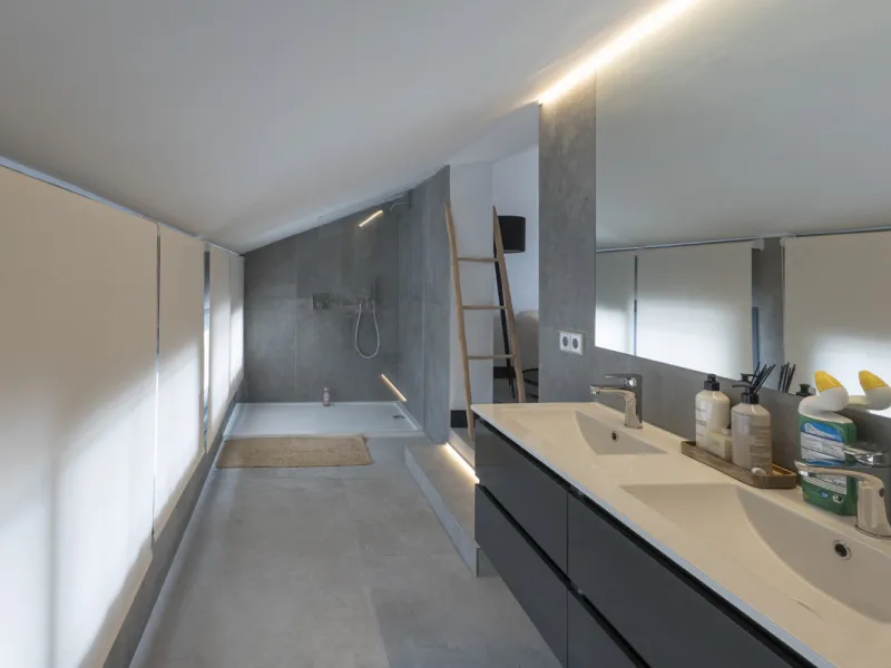 Elegant Single-Level Residence in the Peaceful Residential Area of El Real, East Marbella