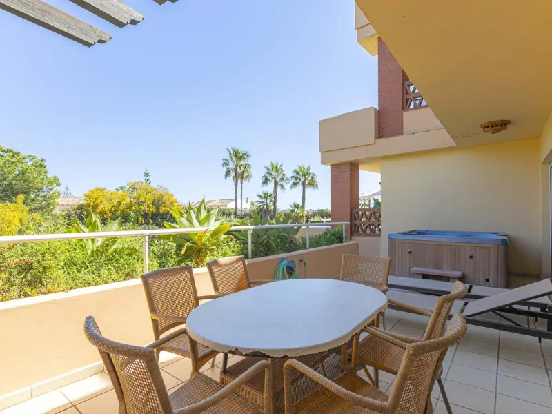 Apartment - Ground Floor Apartment в продаже в Mijas, Málaga. В доме 2 спален и 2 ванных комнат. Площадь дома 89 м². Площадь участка 50 м²