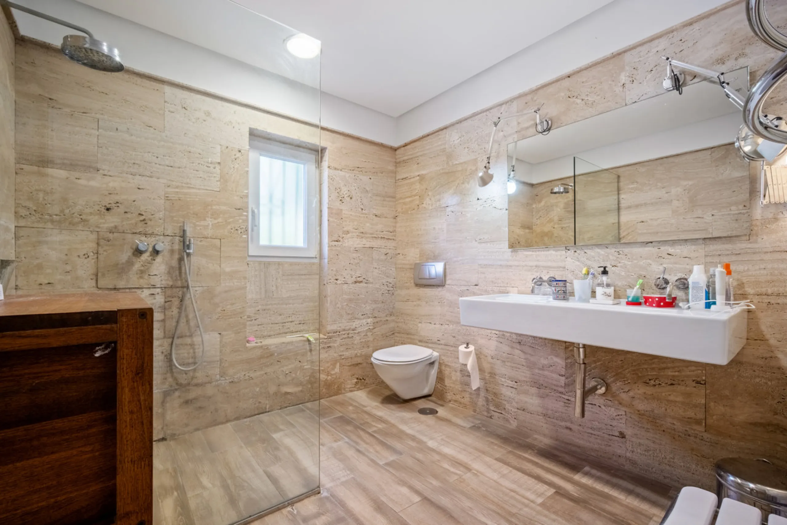 House - Detached Villa в продаже в Marbella, Málaga. В доме 4 спален и 5 ванных комнат. Площадь дома 400 м². Площадь участка 928 м²