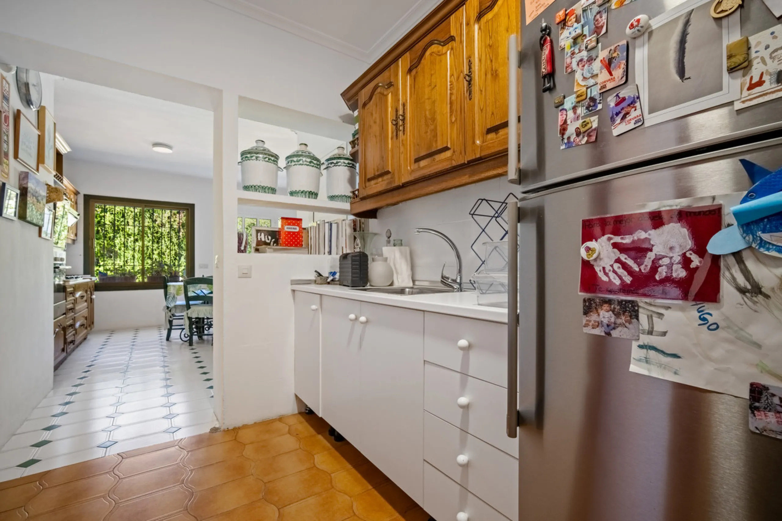 House - Detached Villa в продаже в Marbella, Málaga. В доме 4 спален и 5 ванных комнат. Площадь дома 400 м². Площадь участка 928 м²