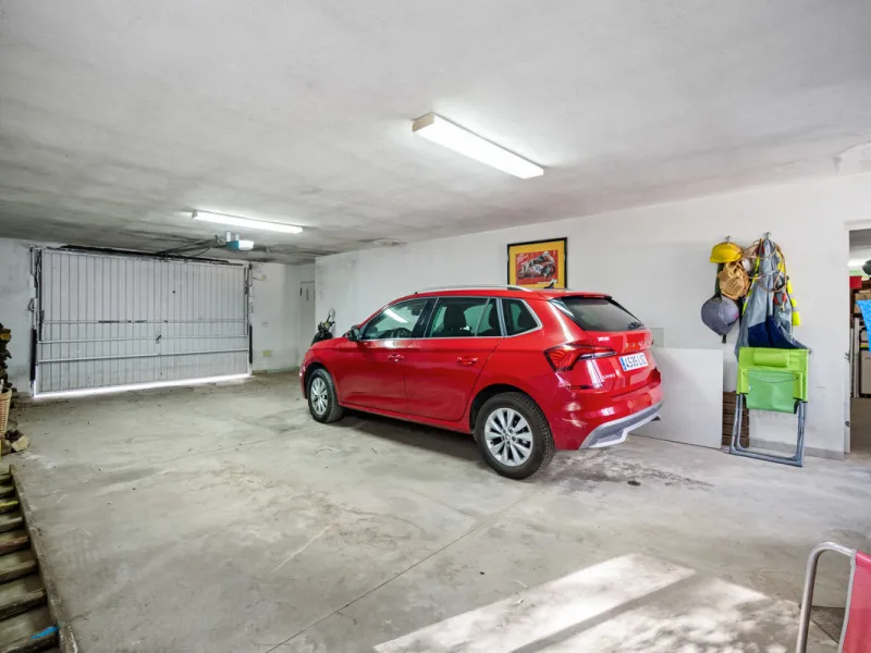 House - Detached Villa в продаже в Marbella, Málaga. В доме 4 спален и 5 ванных комнат. Площадь дома 400 м². Площадь участка 928 м²