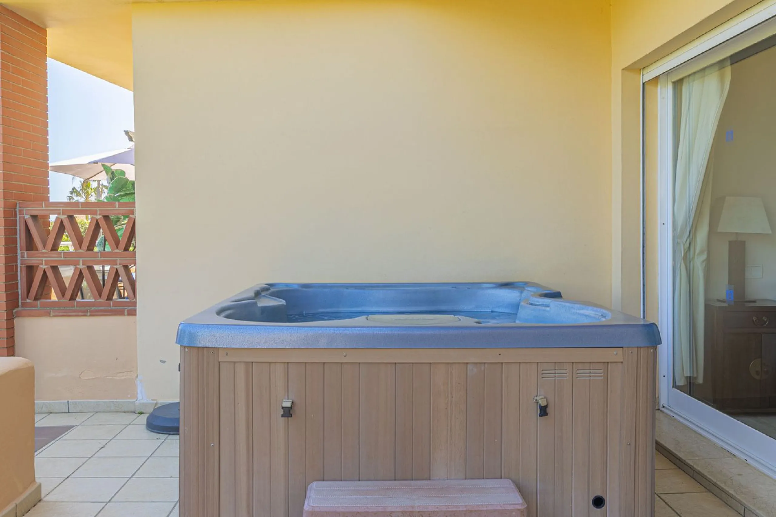 Apartment - Ground Floor Apartment в продаже в Mijas, Málaga. В доме 2 спален и 2 ванных комнат. Площадь дома 89 м². Площадь участка 50 м²