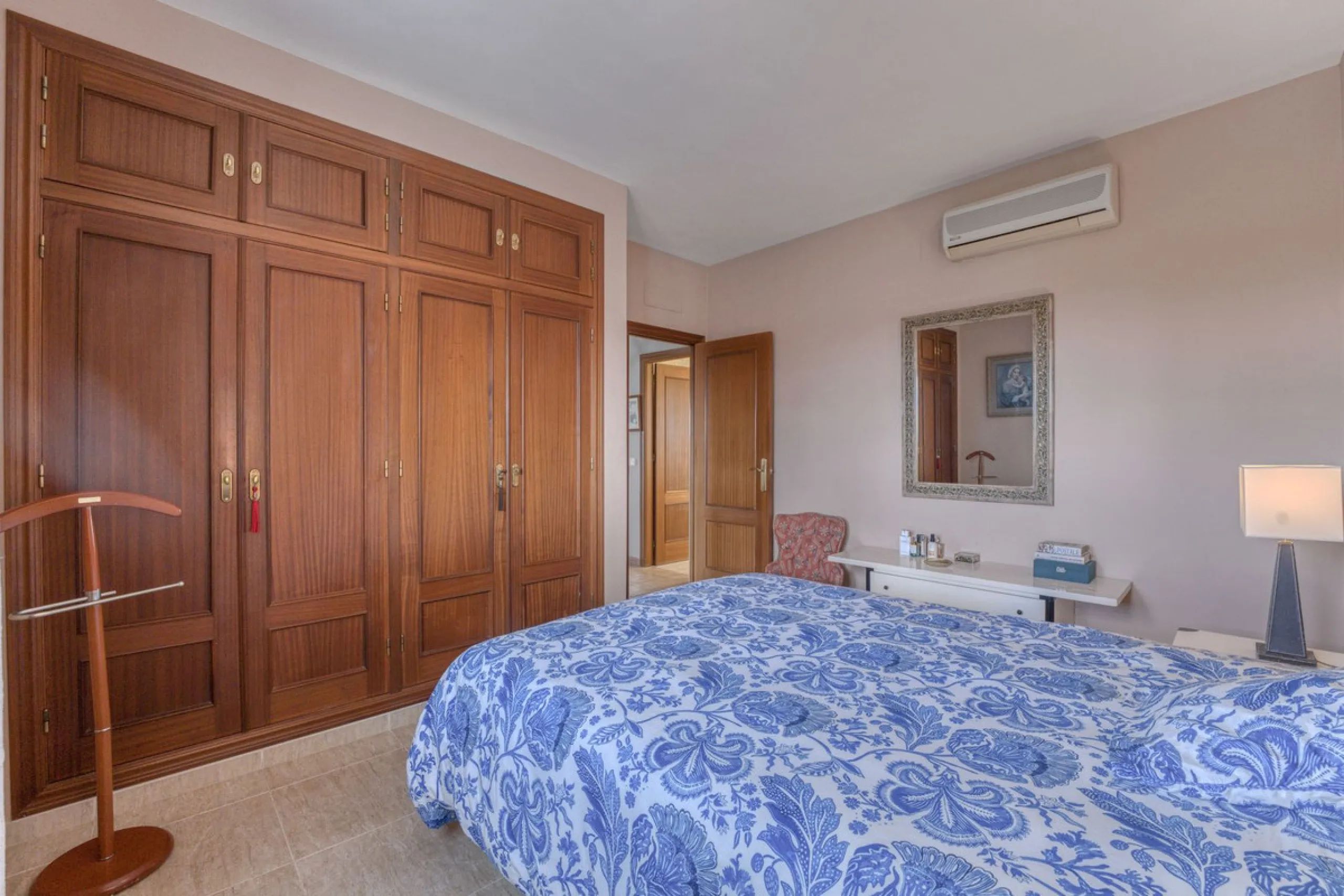Diese beeindruckende Villa mit Aussicht – der ideale Rückzugsort für Ihre Familie