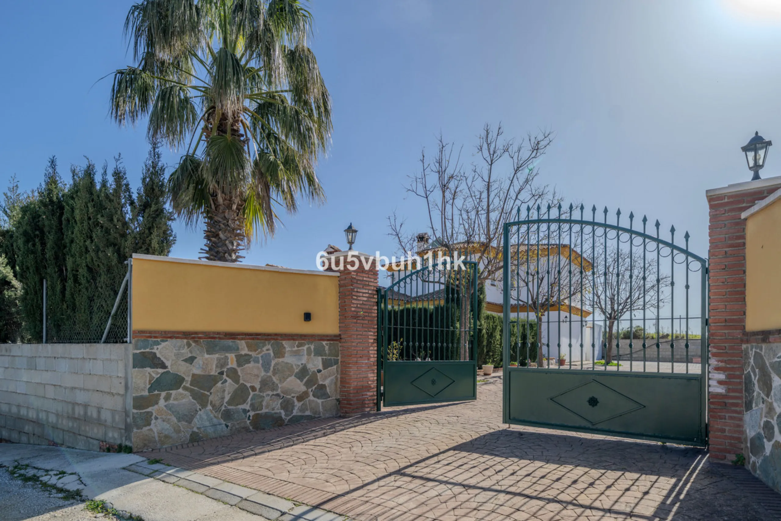 Charming Andalusian Villa in Entrerríos – privacy, open views and equestrian potential near the coast
