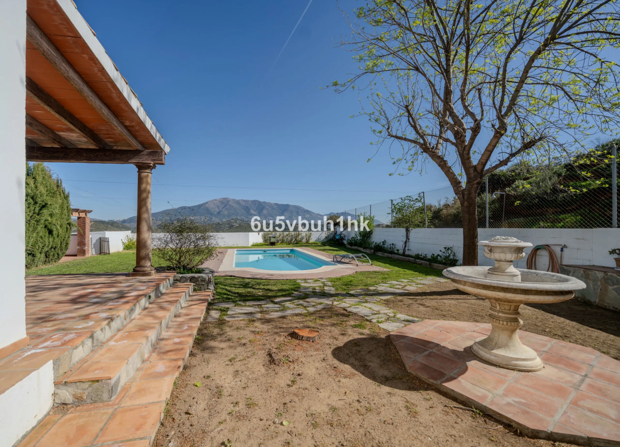 Charming Andalusian Villa in Entrerríos – privacy, open views and equestrian potential near the coast