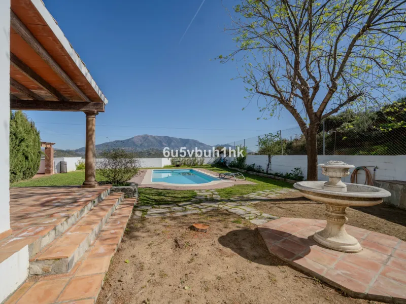 Charming Andalusian Villa in Entrerríos – privacy, open views and equestrian potential near the coast