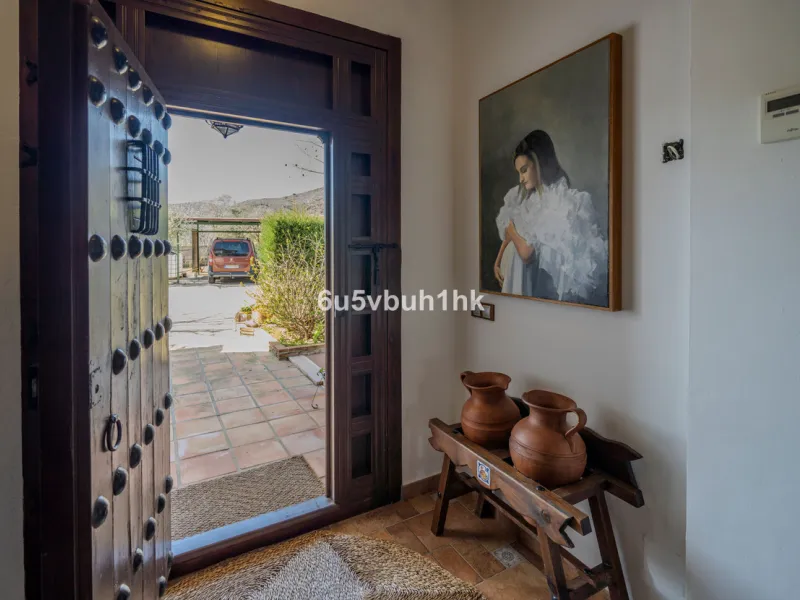 Charming Andalusian Villa in Entrerríos – privacy, open views and equestrian potential near the coast